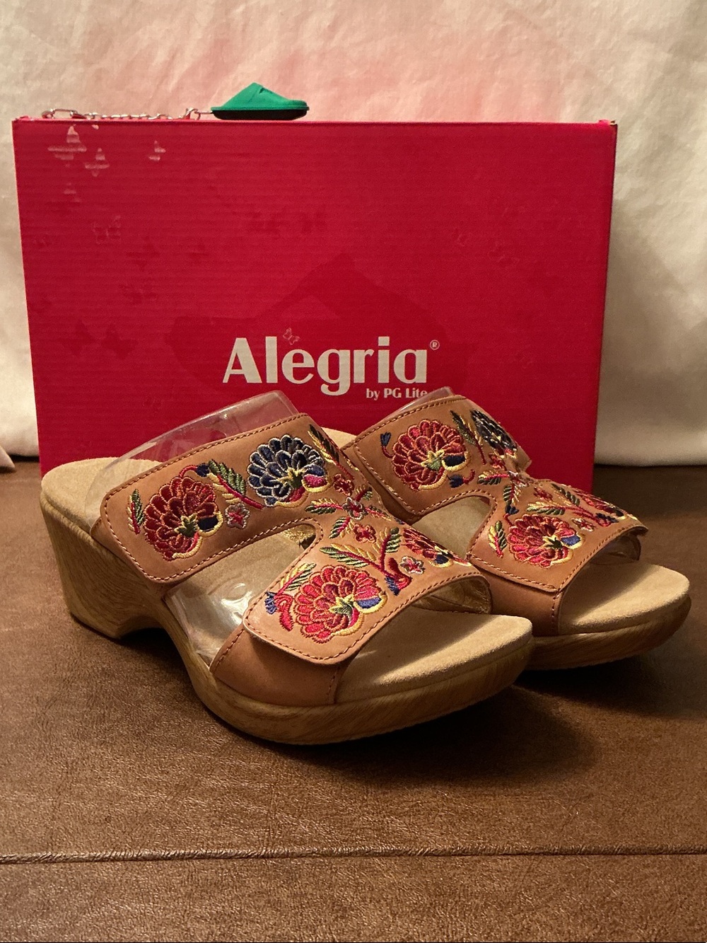 NWT Alegria Linn Cognac Embroidered Leather Comfort Sandals US Sz 7 - 7.5, EU 37